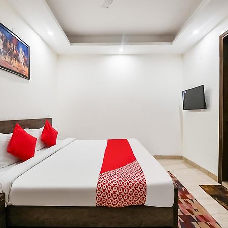 ניו דלהי Hotel O Premium Rooms Chhatarpur מראה חיצוני תמונה