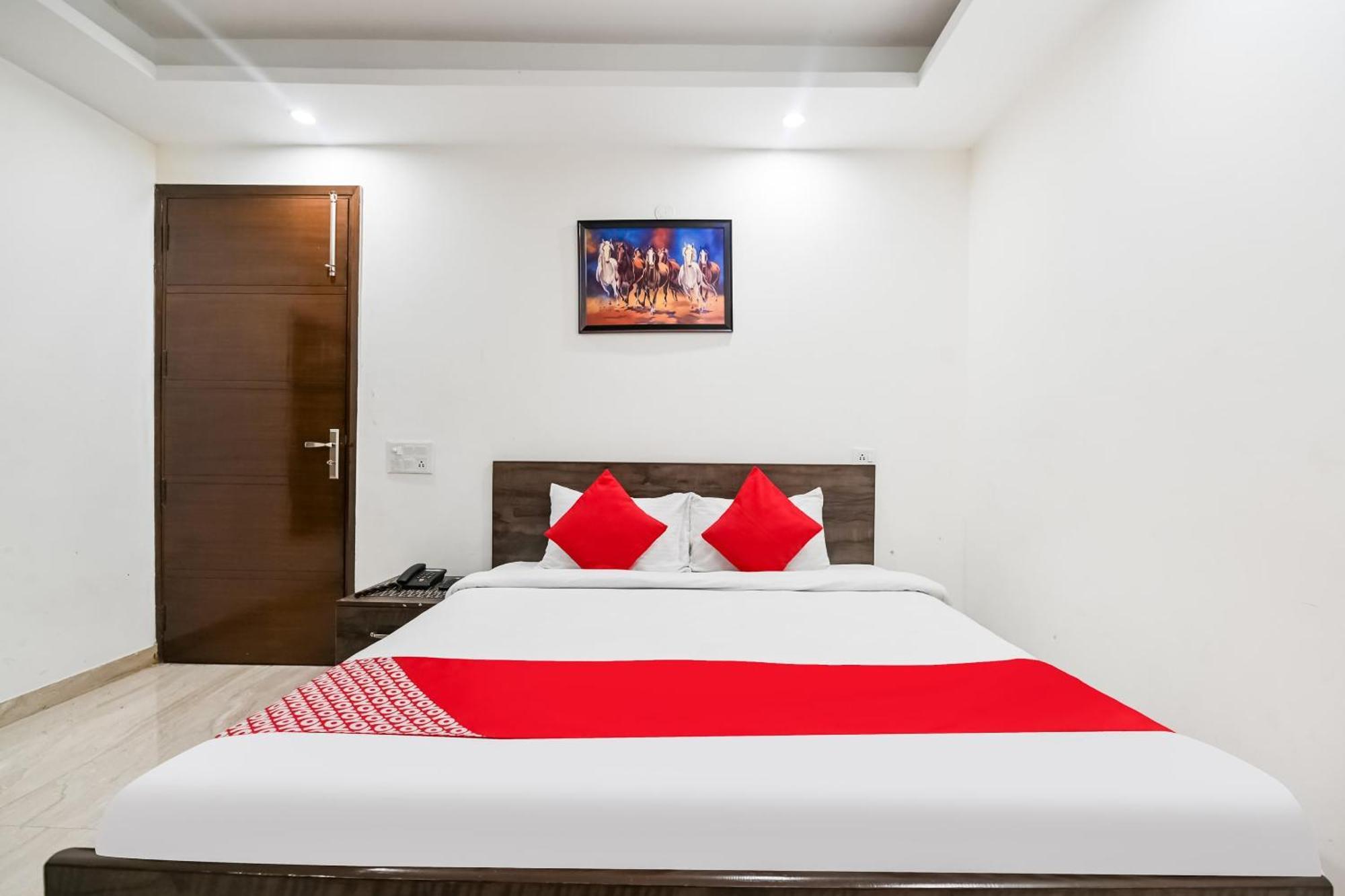 ניו דלהי Hotel O Premium Rooms Chhatarpur מראה חיצוני תמונה