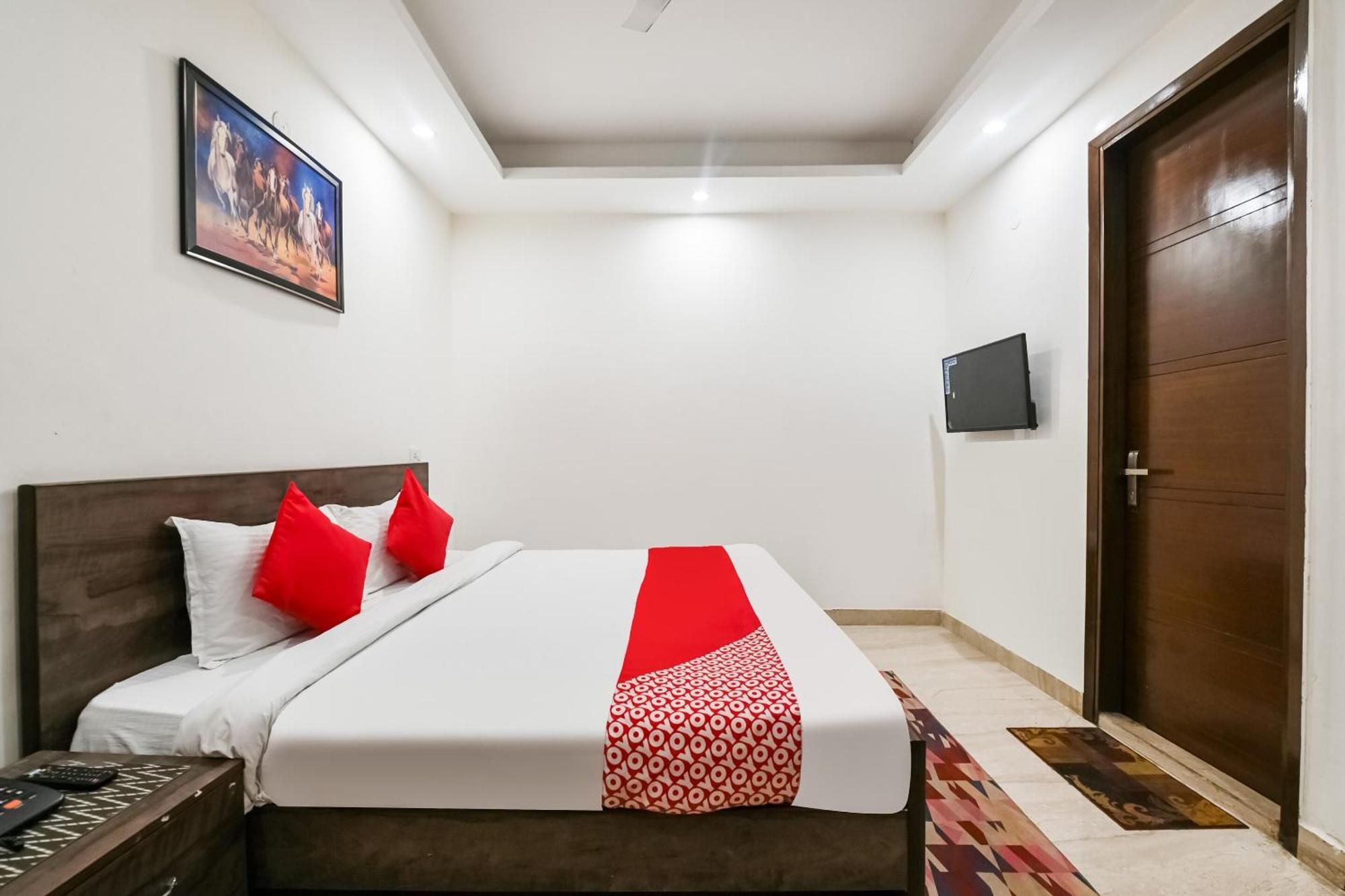 ניו דלהי Hotel O Premium Rooms Chhatarpur מראה חיצוני תמונה