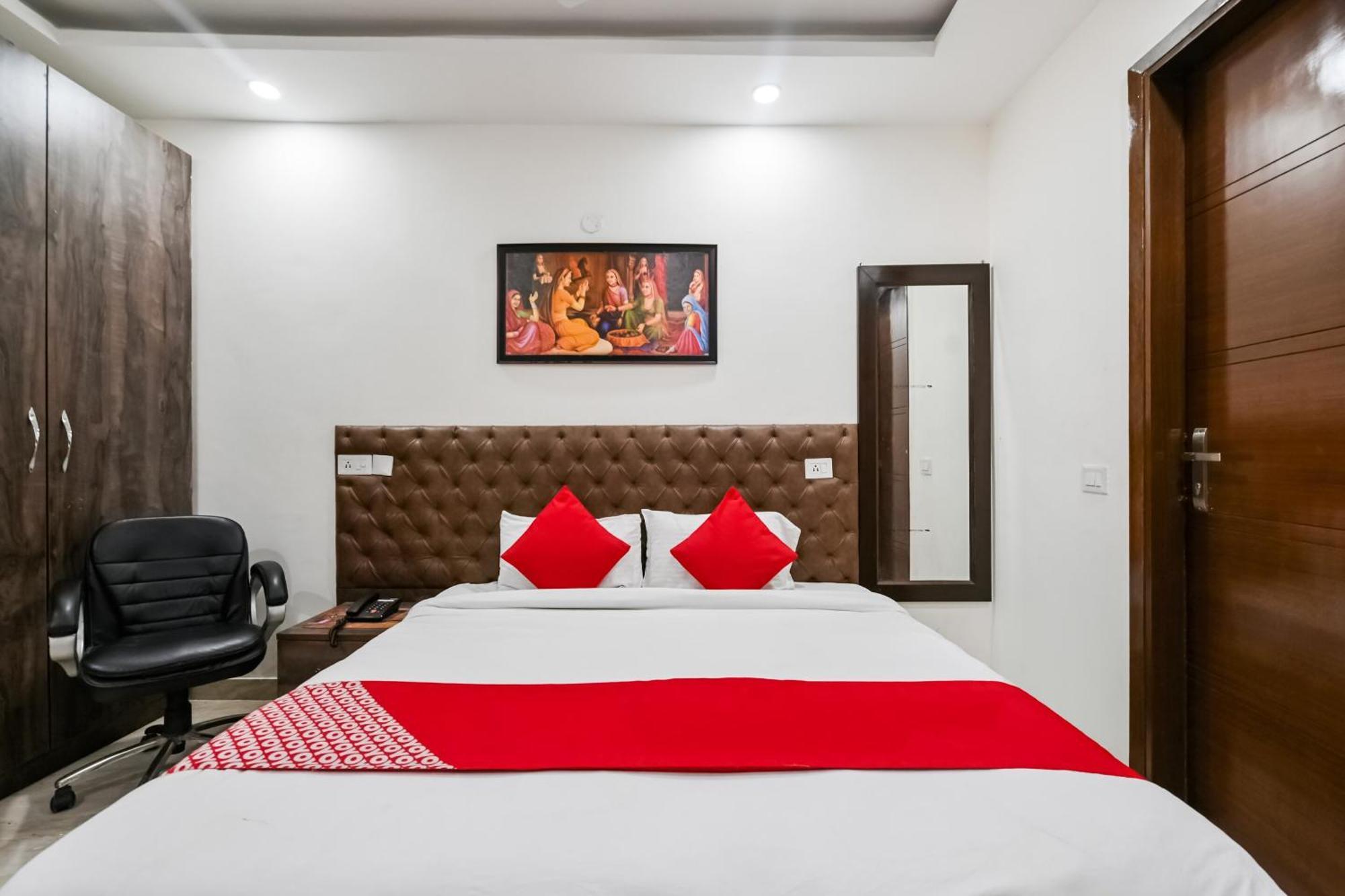 ניו דלהי Hotel O Premium Rooms Chhatarpur מראה חיצוני תמונה